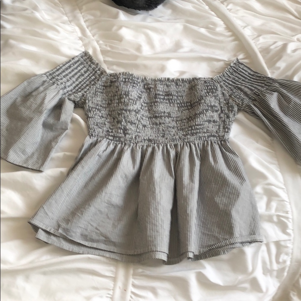 hollister off the shoulder top size small